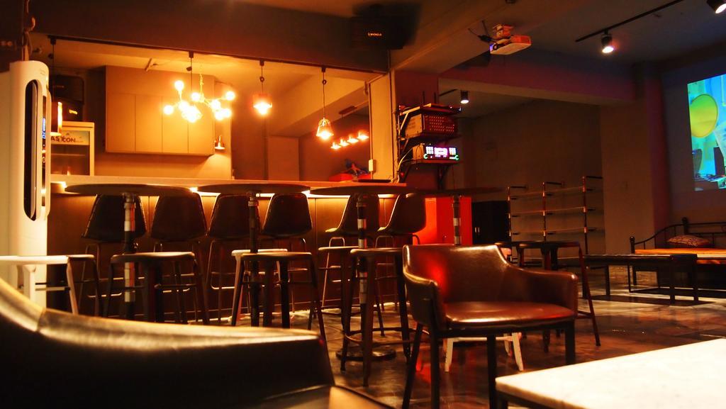 Plan the Perfect Night Out at Gangnam High Class Karaoke